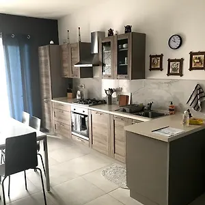- 5 Mins From Airport Appartement Ħal Luqa